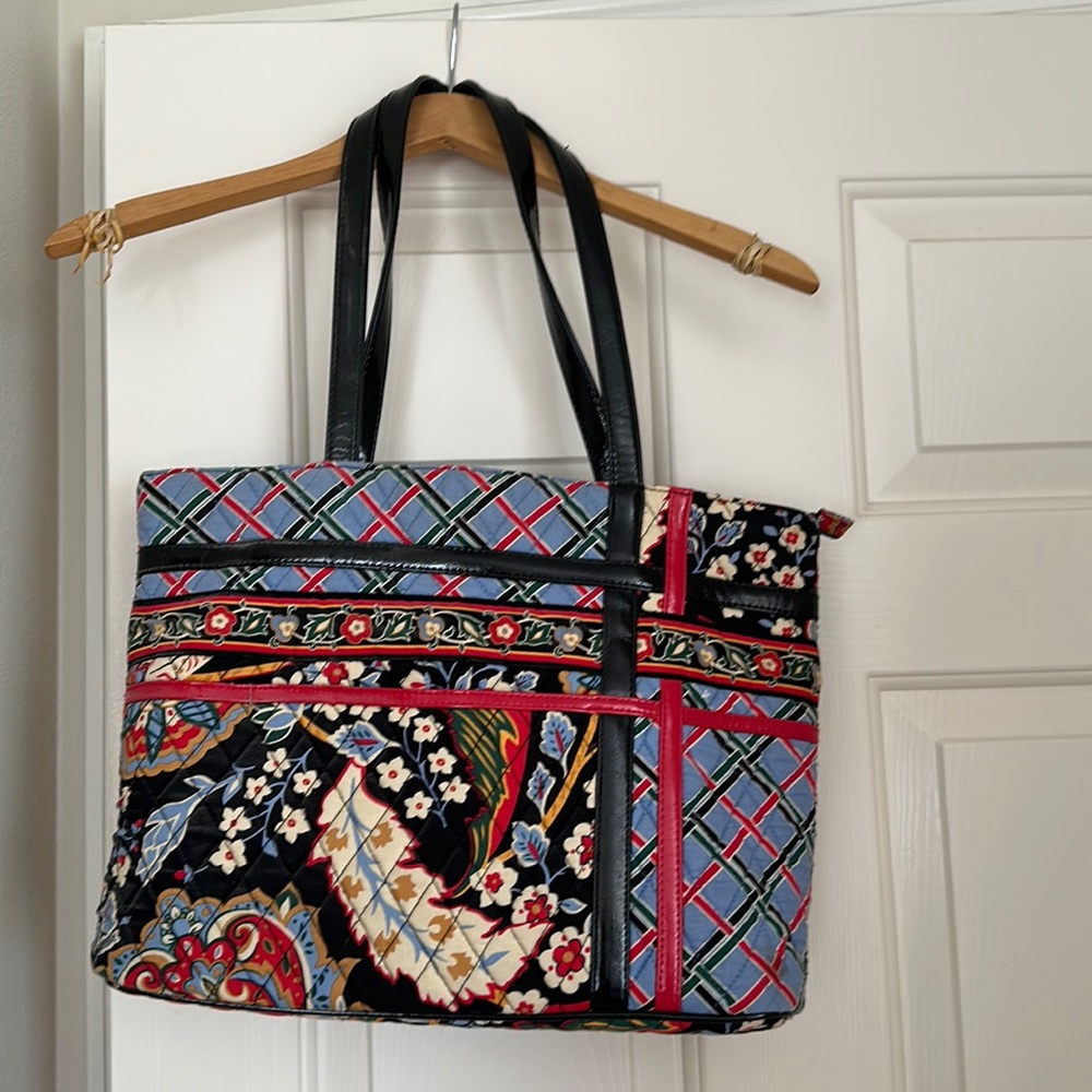 Vera Bradley purse, zipper, double strap